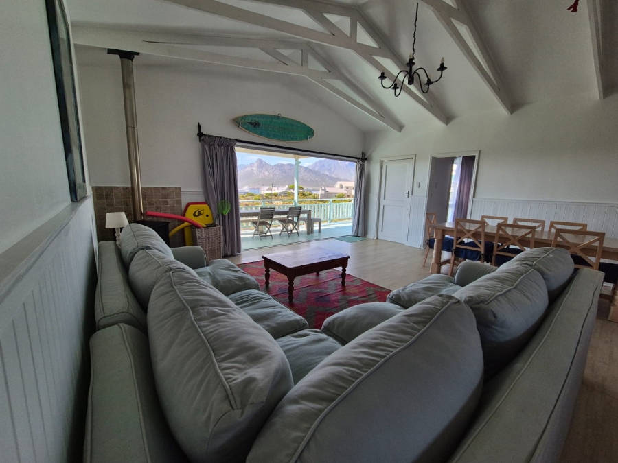 To Let 2 Bedroom Property for Rent in Pringle Bay Western Cape